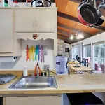 Weekend At Bernie\'S Iii! Hot Tub Pet-Friendly!